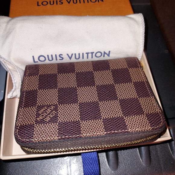 Louis Vuitton zippy card wallet - Picture 1 of 5